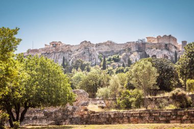 Ünlü tepe, Atina, Yunanistan bakan Agora Panoraması. Yaz aylarında Atina merkezinde Akropolis güzel toplayan. Ana turistik Atina antik Yunan kalıntıları bulunmaktadır.