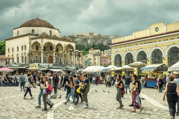 Athens May 2018 Monastiraki Square Overlooking Acropolis Athens Greece People — Stock Photo, Image