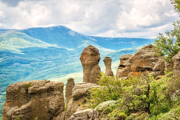 Dolinę Duchów Demerdji Góry Fantazyjne Krajobraz Lecie Crimea Jest Atrakcją — Zdjęcie stockowe