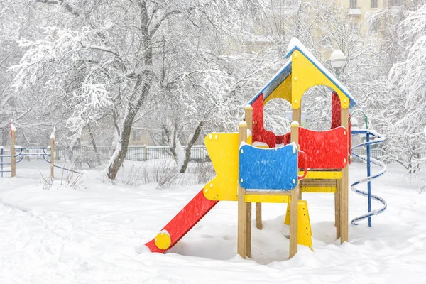 Besneeuwde Speeltuin Winter Moskou Rusland Lege Stedelijk Park Tijdens Sneeuwval — Stockfoto