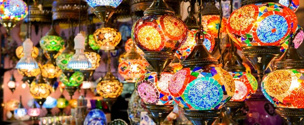 Vitráže Lampy Grand Bazaar Istanbul Turecko Panoramatický Pohled Barevné Orientální — Stock fotografie