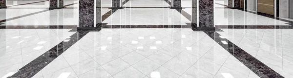 高級ホテルや会社のロビーの大理石の床のパノラマ — ストック写真