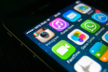 Smartphone ekran yakın çekim Instagram simgesini