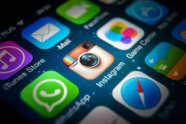 Smartphone ekran yakın çekim Instagram simgesini