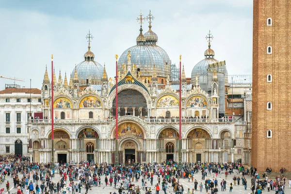 Basilica di San Marco eller Markusplatsen basilikan i Venedig — Stockfoto