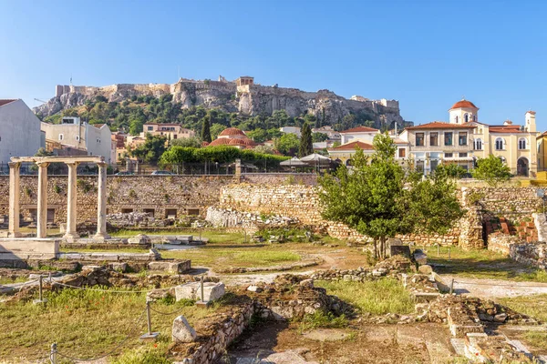 Biblioteca de Adriano com vista para Acrópole de Atenas, Grécia — Fotografia de Stock
