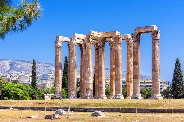夏天的奥林匹亚宙斯神庙, 希腊雅典 — 图库照片