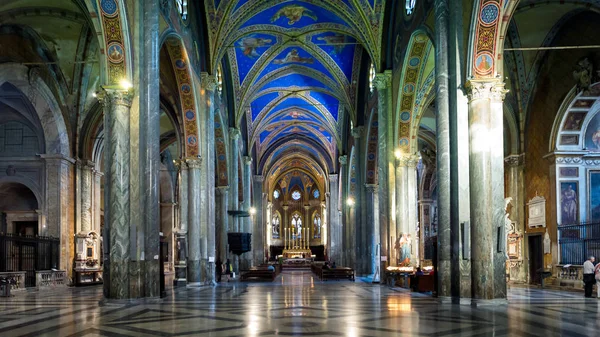 Panorama wewnątrz kościoła Santa Maria Sopra Minerva w Rzymie, to — Zdjęcie stockowe
