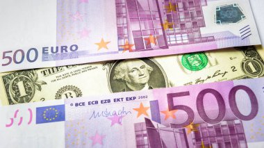 1 dolar banknot karşı 500 euro para banknotlar