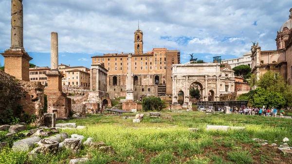 Panorama del antiguo Foro Romano, Roma, Italia — Foto de Stock