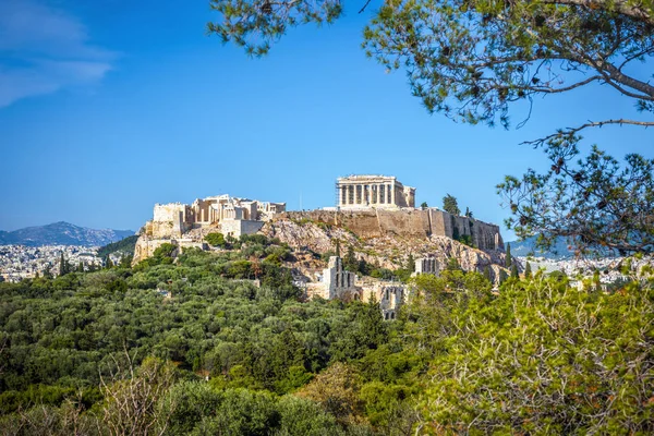 Naturskön utsikt över Akropolis Hill, Aten, Grekland — Stockfoto