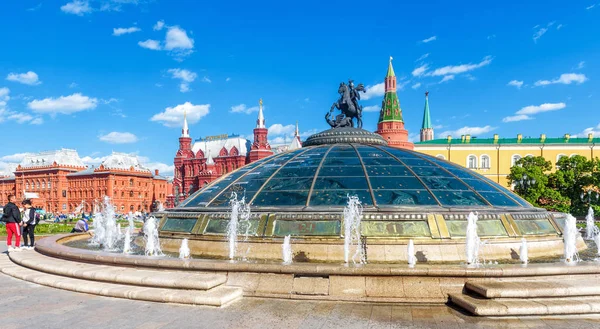 Panorama of Manezhnaya Square in the Moscow city center, Russia — Stock Photo, Image