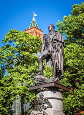 Yaz aylarında Moskova Kremlin 'de Alexander ı Anıtı