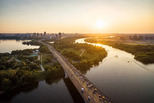 Bela paisagem de Moscou à noite ensolarada — Fotografia de Stock