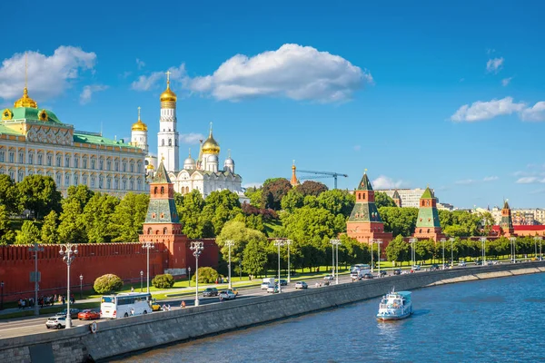 Kremlin de Moscou no verão, Rússia — Fotografia de Stock