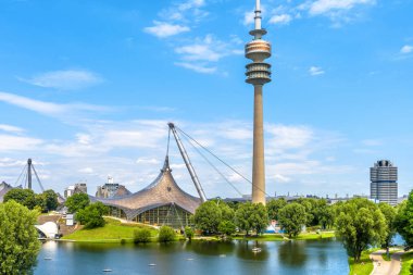 Yaz aylarında Münih Olympiapark, Almanya