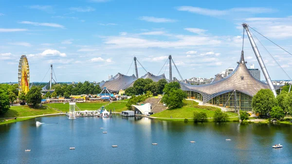 Yaz aylarında Münih Olympiapark, Almanya