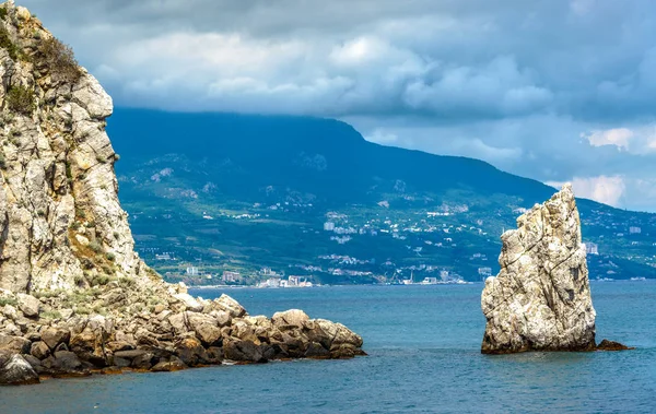 Costa rocciosa nel Mar Nero, il Crimea — Foto Stock