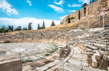 Akropolis eteklerinde antik Yunan kalıntıları, Atina, Yunanistan