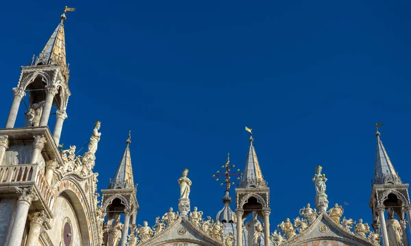 Basílica São Marcos San Marco Detalhe Topo Fachada Fundo Céu — Fotografia de Stock