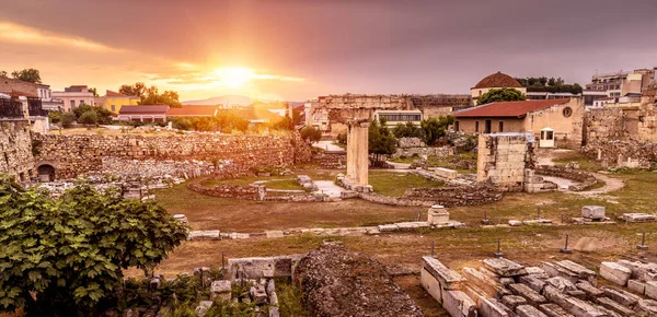 Krajobraz Aten Zachodzie Słońca Malowniczy Słoneczny Widok Starą Bibliotekę Hadriana — Zdjęcie stockowe