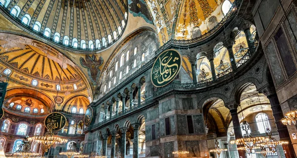 伊斯坦布尔 2013年5月25日 土耳其索菲亚海格内部 古埃及索菲亚或Ayasofya是伊斯坦布尔的最高地标 Hagia Sophia清真寺的古老内部 拜占庭文化的伟大纪念碑 — 图库照片