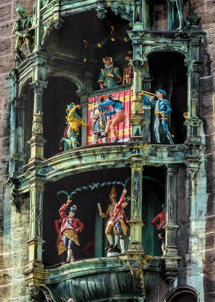 Klocktorn Eller Glockenspiel Närbild Del Klockspel München Tyskland Detalj Rathaus — Stockfoto