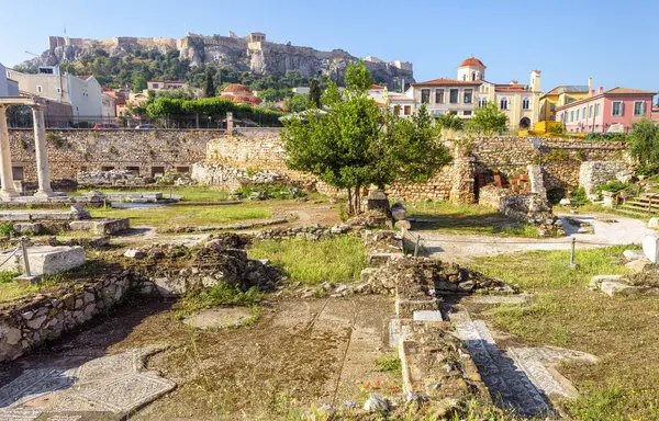 Biblioteka Hadriana Widokiem Słynne Akropol Ateny Grecja Miejski Krajobraz Starożytnymi — Zdjęcie stockowe