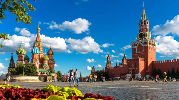 Moskau Juli 2020 Menschen Gehen Auf Dem Roten Platz Neben — Stockfoto