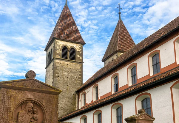 德国雷克瑙岛的圣彼得和保罗教堂 它是巴登 符腾堡的著名地标 中世纪基督教建筑 罗马式建筑 康斯坦茨湖的德国旧教堂 — 图库照片