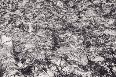 kaba nehir su yüzeyi