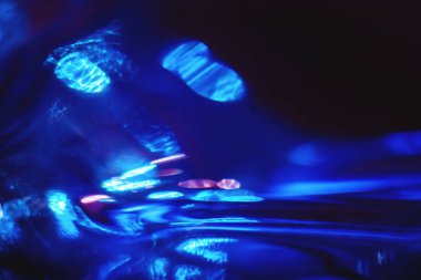 Soyut koyu mavi yumuşak odaklı bokeh arka plan