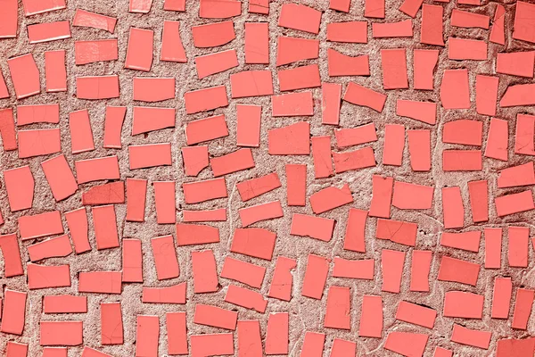 mercan renkli mozaik seramik karolar nötr arka plan