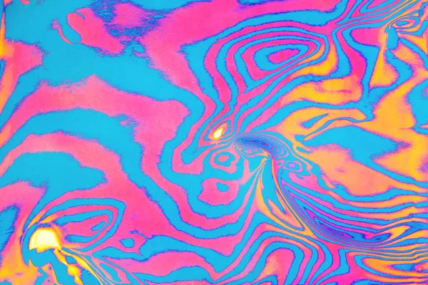 Неоновая цветная психоделическая флуоресцентная полосатая зебра с текстурой спины — стоковое фото
