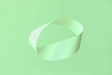 Mobius şerit nane arka plan üzerinde havada yükselen