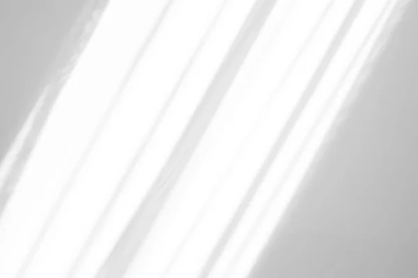 写真やモックアップのオーバーレイ効果 有機的なドロップ斜めの影と白い壁に窓からの光の光線 自然光の影響の影 — ストック写真
