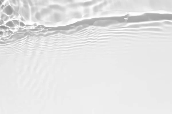 Textura de superficie de agua transparente transparente desaturada calma — Foto de Stock
