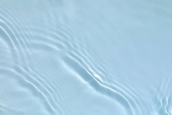 Homályos Átlátszó Kék Színű Tiszta Nyugodt Vízfelület Textúra Fröccsenésekkel Buborékokkal — Stock Fotó