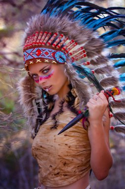 Yerli süslü elbise kostümü