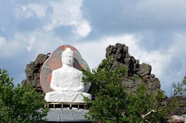Buda stetue Mt. Kachkanar üstüne 