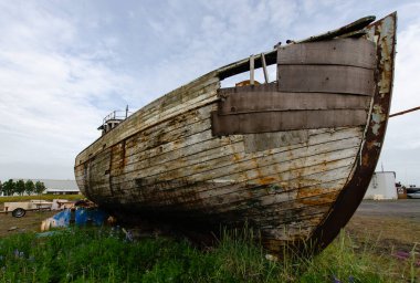 Schiffswrack auf dem Boden, Porklakshofn, Ada