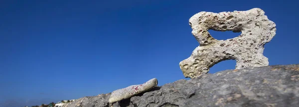 Stone Bizzare Shape Costs Stones Background Blue Sky Panorama — Stock Photo, Image