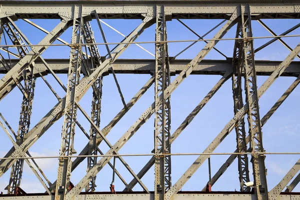 Fragment Kovového Železničního Mostu Pohled Strany — Stock fotografie
