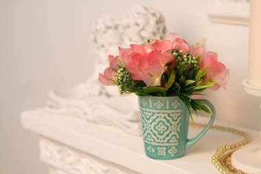 bir vazo içinde zarif iç buket