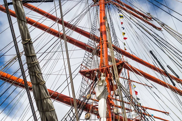 マスト歴史的な帆船、クローズ アップ — ストック写真