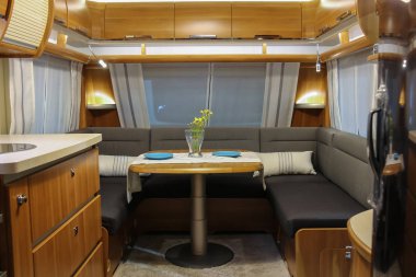 Mükemmel kompakt iç bir Camper