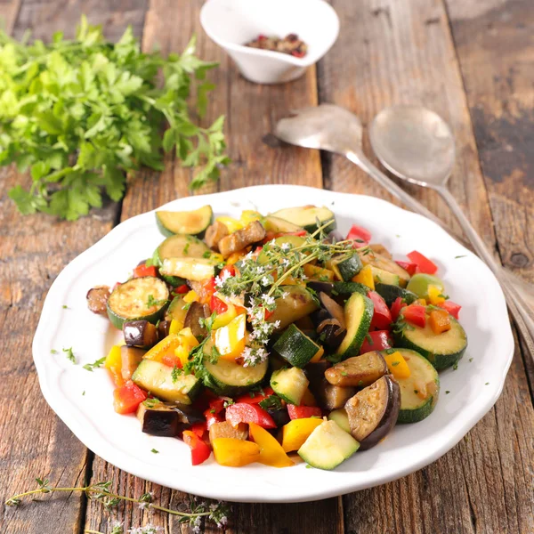 Ratatouille Ragoût Légumes Sur Assiette Blanche — Photo