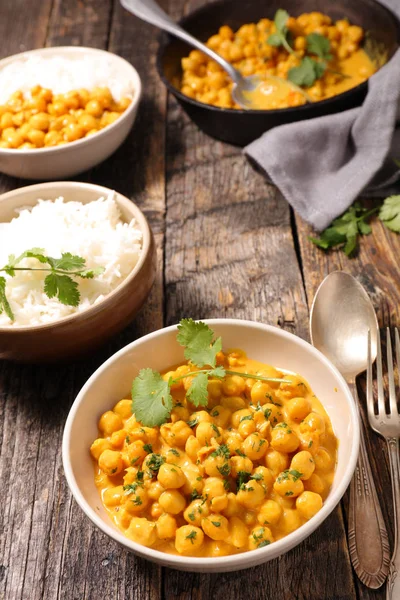 Curry Chickpea Rice Wooden Table — Stock Photo, Image