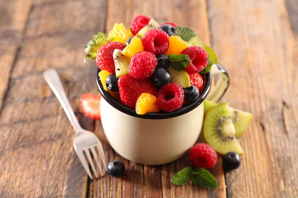 Heerlijke Fruitsalade Tafel — Stockfoto