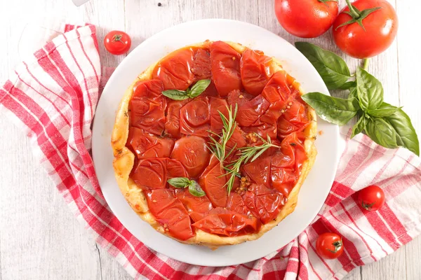 Quiche Tomate Albahaca Sobre Mesa — Foto de Stock